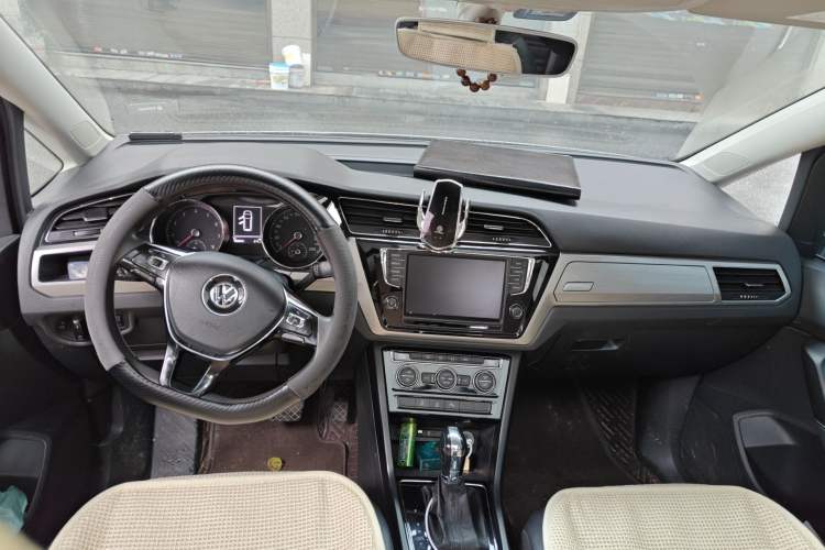 Used Volkswagen Touran 2018 Volkswagen Touran L 280TSI DSG Comfort Edition 7 Seats China V Emission Standard Headliner