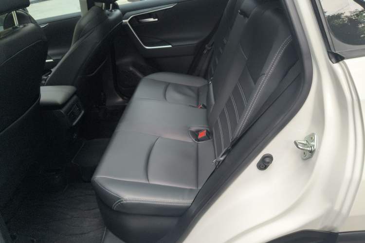 Used Toyota Wildlander 2023 Dual-Motor 2.5L E-CVT Two-Wheel Drive Luxury PLUS Edition Left Rear Seat