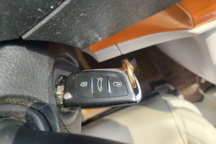 Used SAIC MAXUS G10 2015 2.0T Automatic Anniversary Edition
