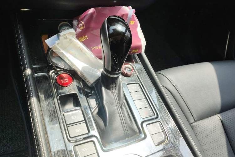 Used BYD Tang 2018 2.0T Automatic SmartConnect Prestige 7-Seater China V Standard Gear Lever