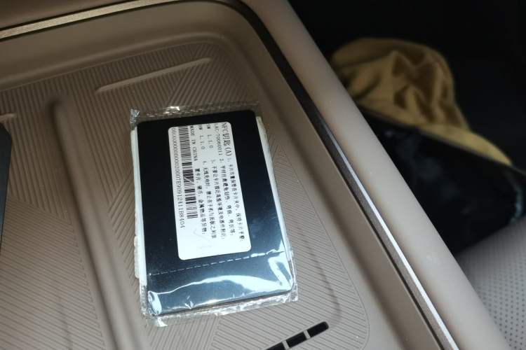 Used Li Auto Li Auto i6 2025 Model Two-Wheel-Drive Standard Type
