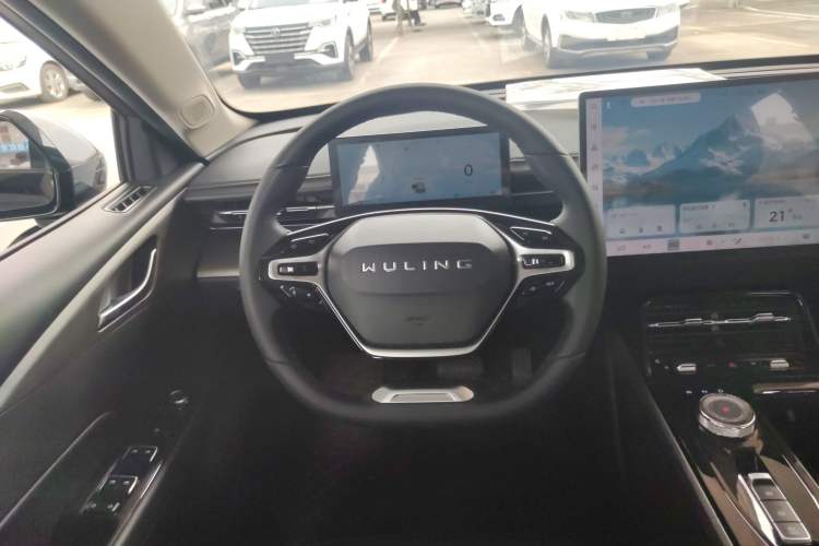 Used Wuling Xingguang 2023 150 Advanced Edition
