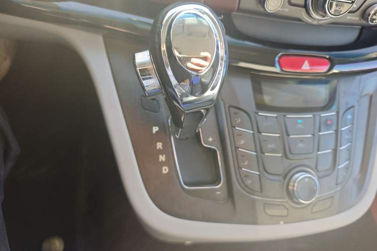 Used JAC Refine M5 2016 2.0T Gasoline Automatic Business Edition