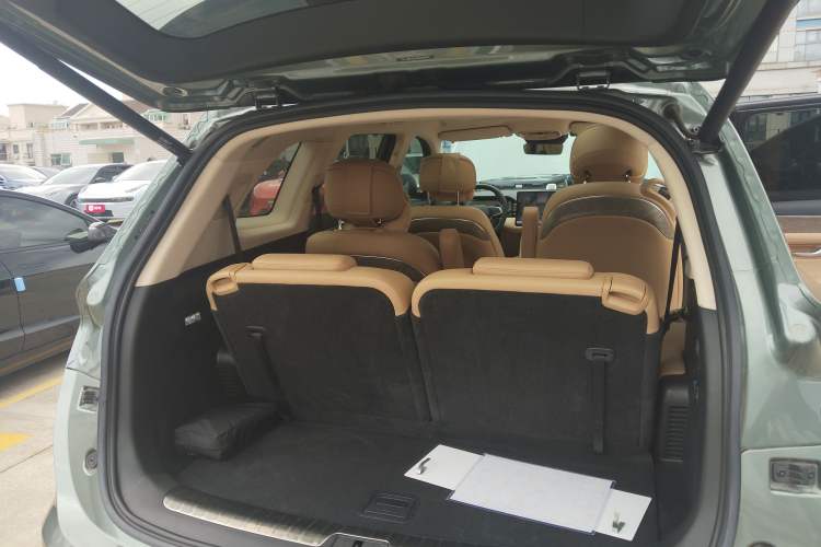 Used Hima AITO M7 2022 1.5T Four-Wheel Drive Luxury Edition Trunk