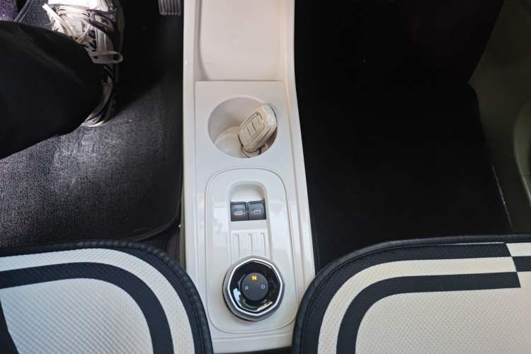 Used Geely Galaxy Panda 2025 210km Panda Rider Gear Lever