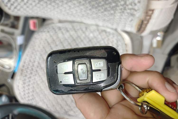 Used BYD M6 2013 2.4L Manual Luxury Model
