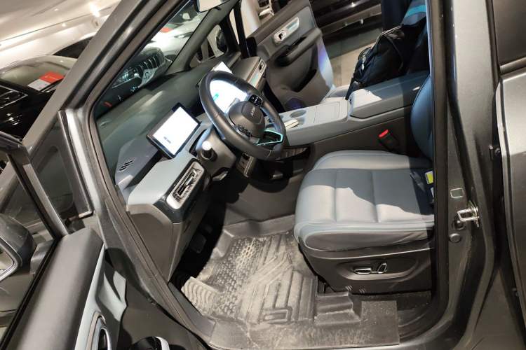 Used AION Y 2023 Plus 610 Smart Edition Lithium Iron Phosphate