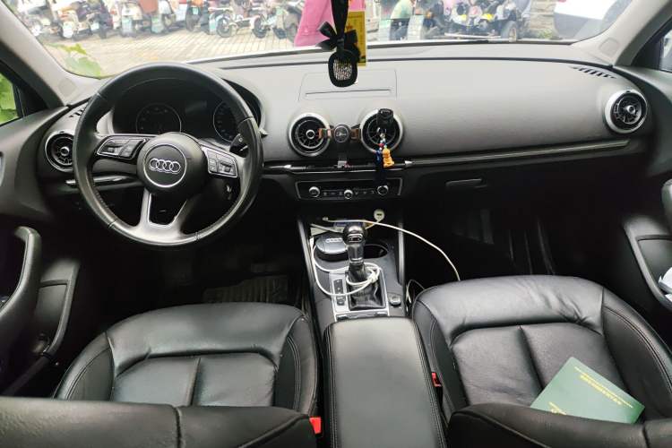 Used Audi A3 2018 30th Anniversary Edition Sportback 35 TFSI Style Model Center Console