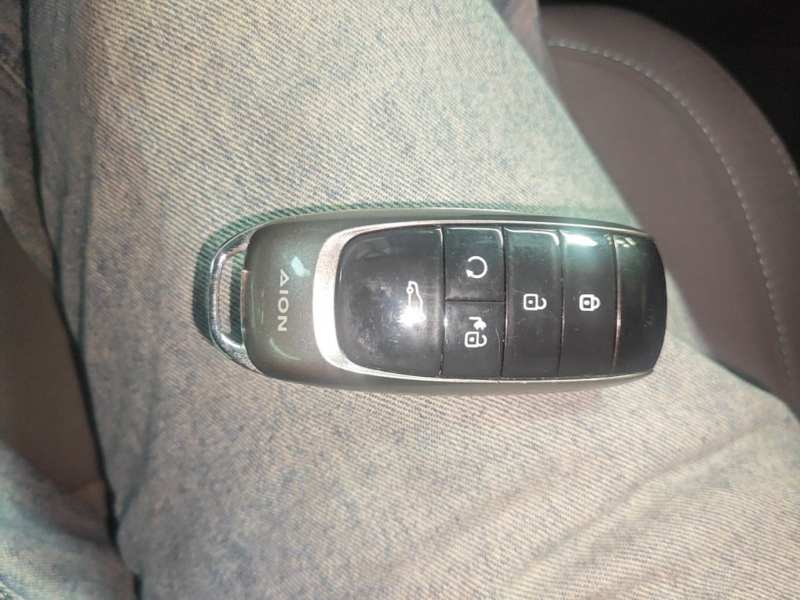 Used AION Y 2023 Younger — 8