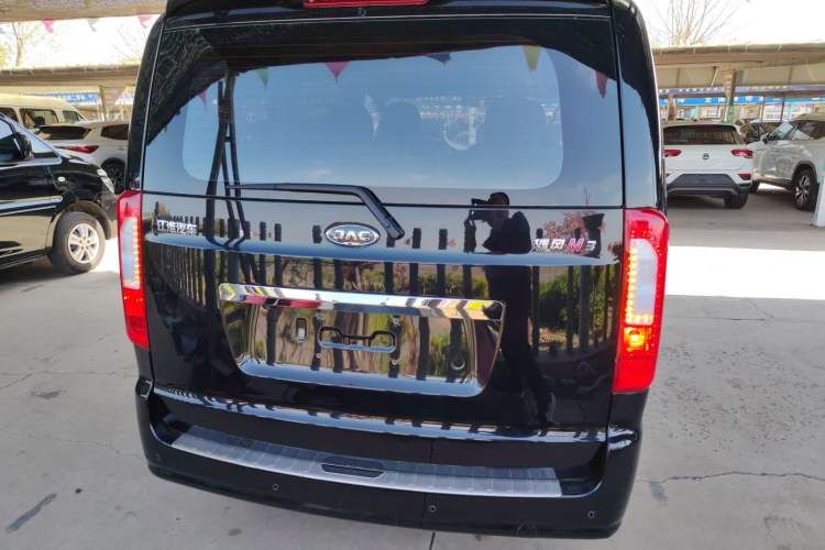 Used JAC Refine M3 2022 1.8L 7-seat Standard Edition Rear