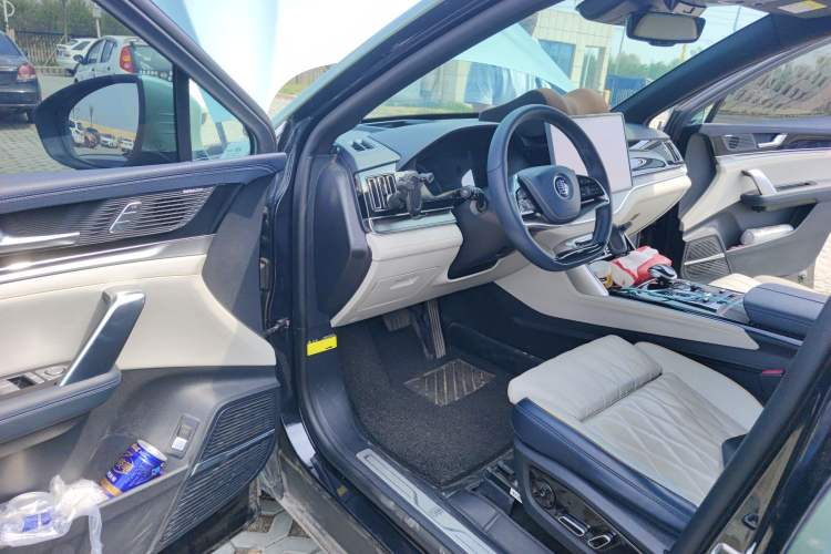 Used BYD Tang New Energy 2022 EV 730KM Luxury Model Driver Seat