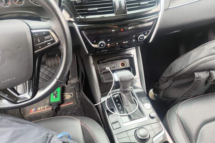 Used BORGWARD BX5 2017 20TGDI Automatic Two-Wheel Drive Pioneer Edition Gear Lever