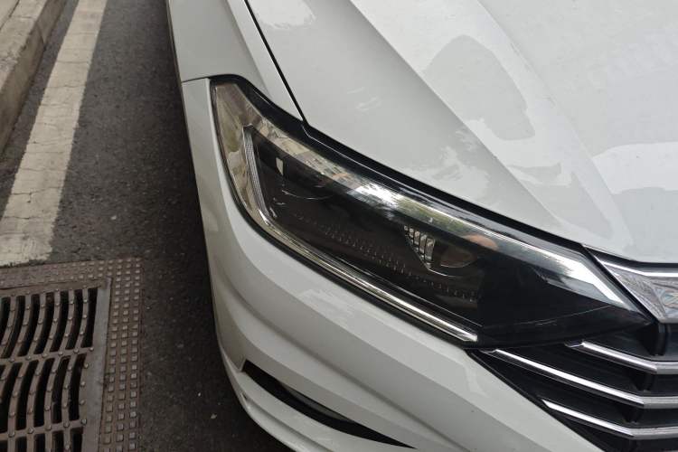 Used Volkswagen Sagitar 2021 280TSI DSG Comfort Connect Edition Right Front Headlight