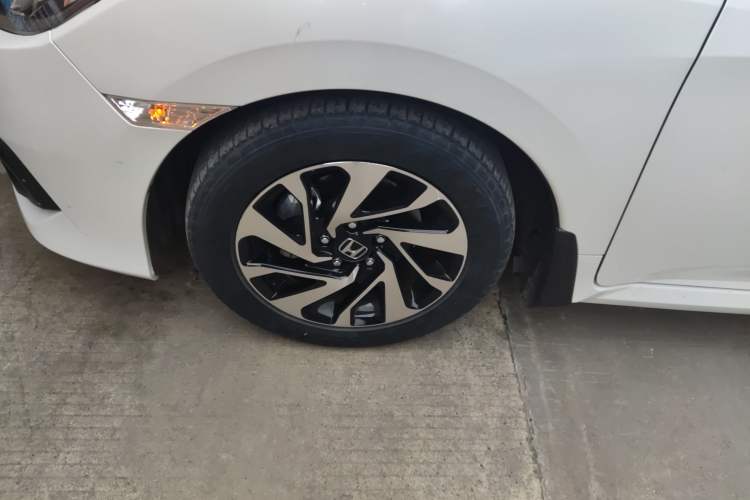 Used Honda Civic 2016 220TURBO CVT Luxury Edition
