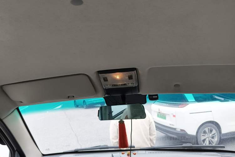 Used Jinbei Hiace X30 2023 1.5L Wealthy-Style Passenger Van 5/6/7-Seater Non-Air-Conditioned Version SWC15M Headliner