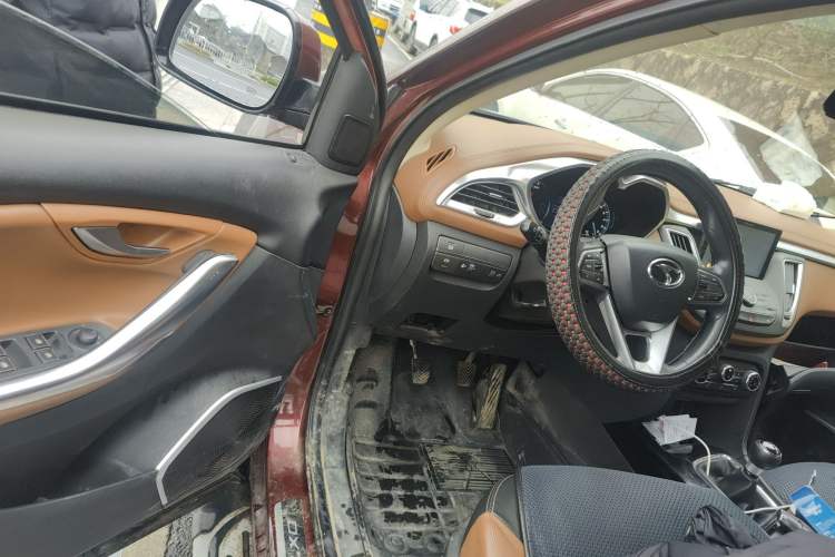 Used Soueast DX7 2016 1.5T Manual Triumph Edition
