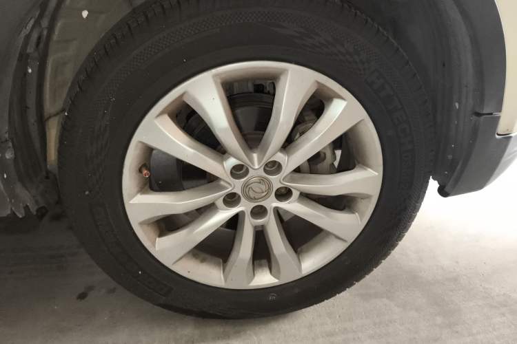 Used Dongfeng Aeolus AX7 2015 2.0L Automatic Zhiyi Trim
