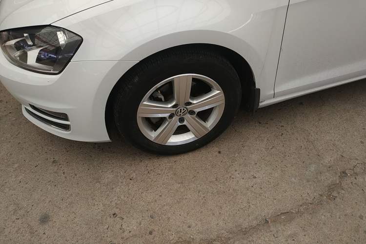 Used Volkswagen Golf 2015 1.4TSI Automatic Luxury Model
