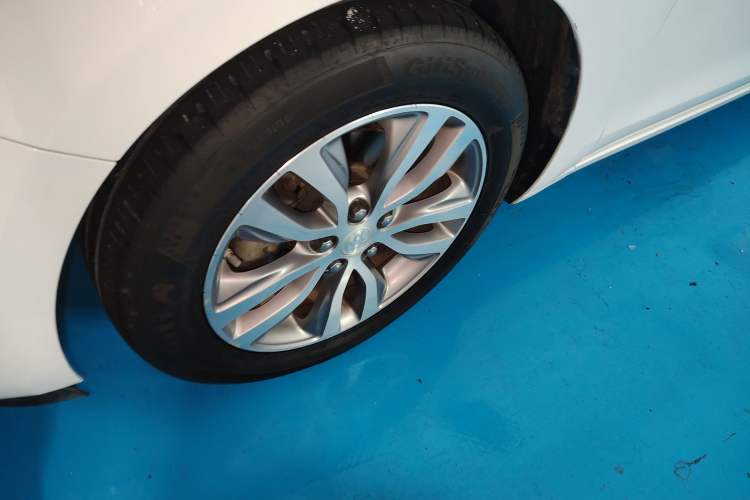 Used Buick GT 2019 18T Automatic Connected Elite Model China VI Standard Left Front Wheel Hub