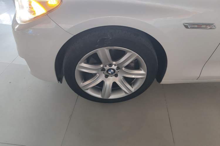 Used BMW 5 Series GT 2017 528i Leading Model
