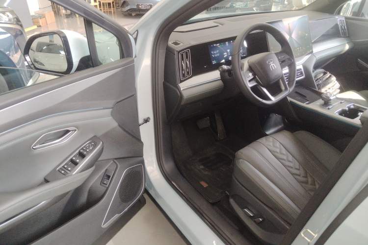 Used BYD Song L DM-i 2025 Intelligent Driving Version 160 km Beyond-Range Type
