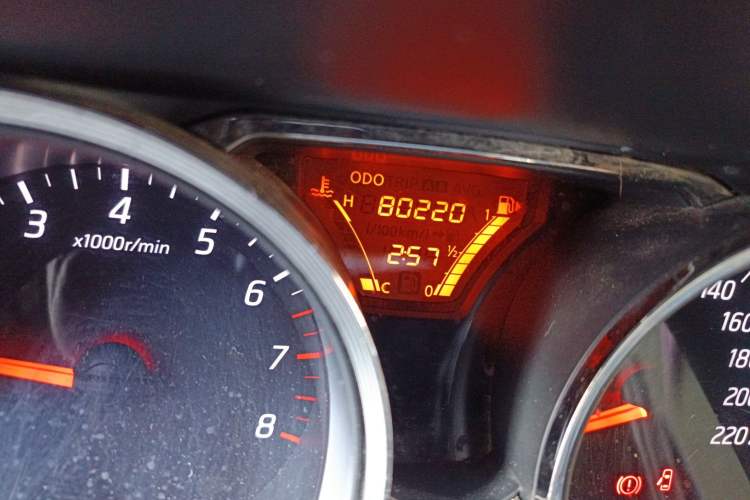 Used Nissan Livina 2013 JINRUI 1.6XV Manual Luxury Edition