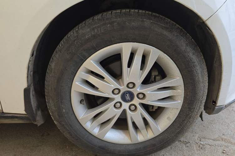 Used Ford Focus 2012 Sedan 1.6L Automatic Comfort Model
