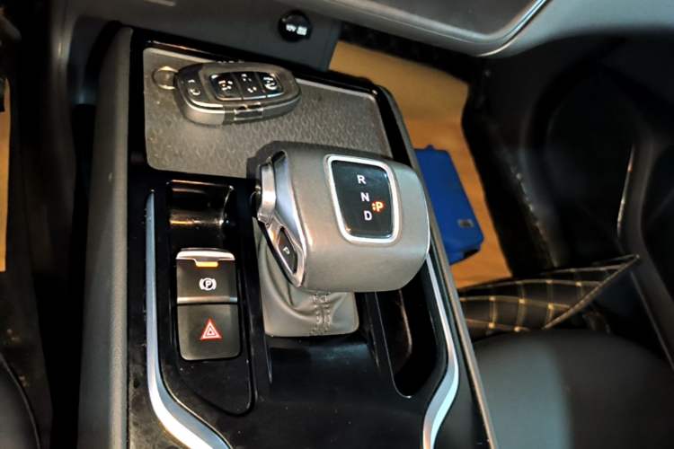 Used Hongqi E-QM5 2022 431 km Charge & Enjoy Edition