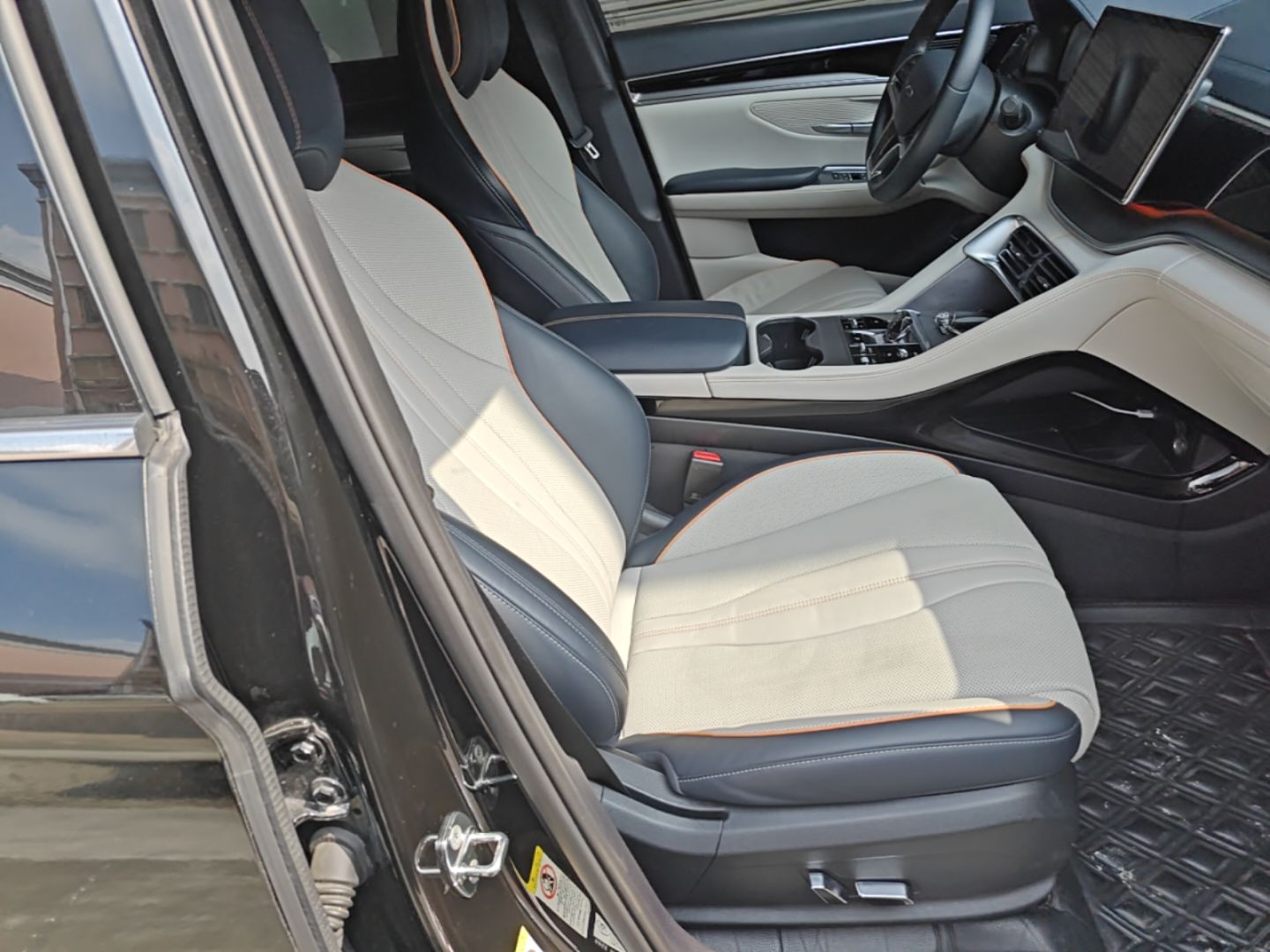 BYD Song PLUS New Energy 2023 Champion Edition DM-i 150KM Flagship PLUS — снимка 19