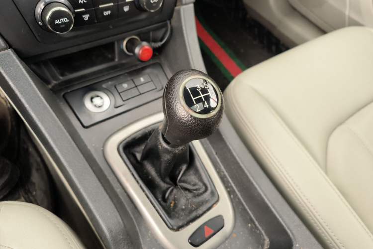 Used BAIC Senova D50 2016 1.5L Manual Elite Edition Gear Lever