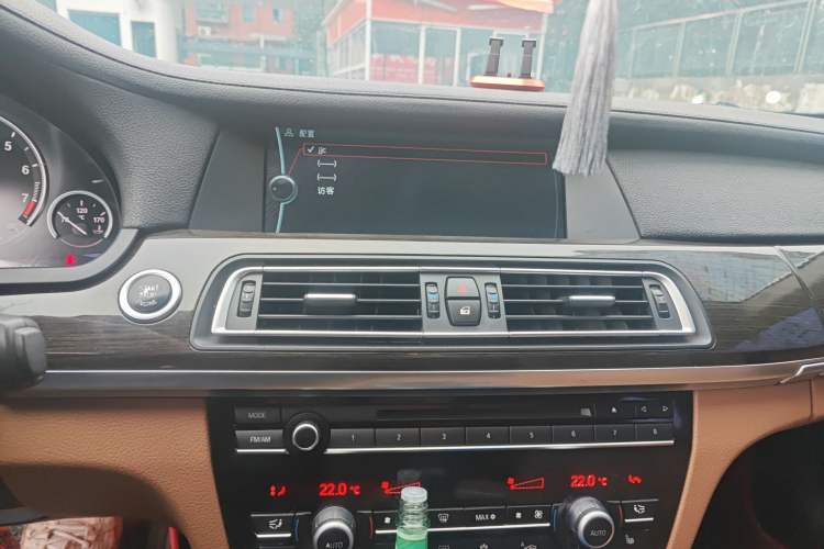 Used BMW 7 Series 2011 730Li Elegant Model
