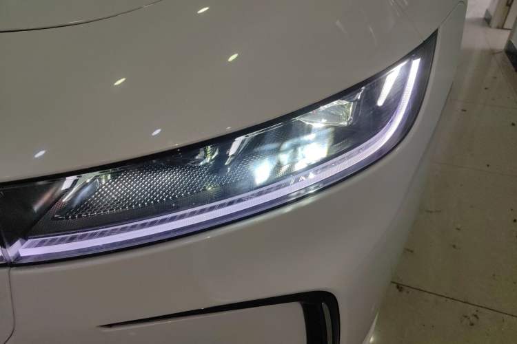 Used VOYAH PASSION 2023 Four-Wheel Drive Flagship Edition Left Front Headlight