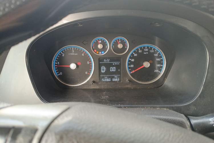 Used Foton Toano 2022 2.5T Manual Jixiang Van Extended Wheelbase Mid-Roof Design Rear Dual Tires 3-Seater D25TCIF1 Odometer Close Up