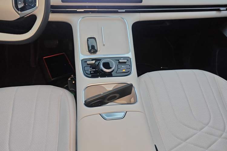 Used Geely Galaxy Xingjian 7 EM-i 2025 120km Flagship Edition
