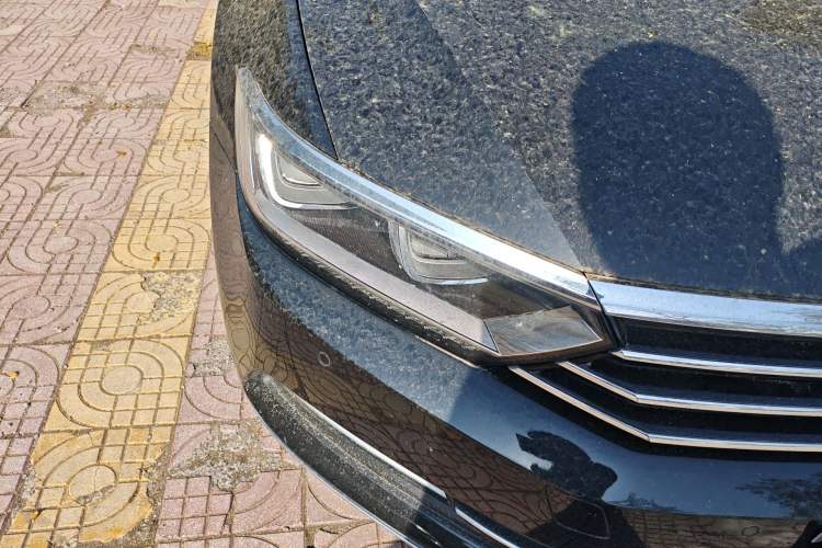 Used Volkswagen Magotan 2017 330TSI DSG Luxury Model Right Front Headlight