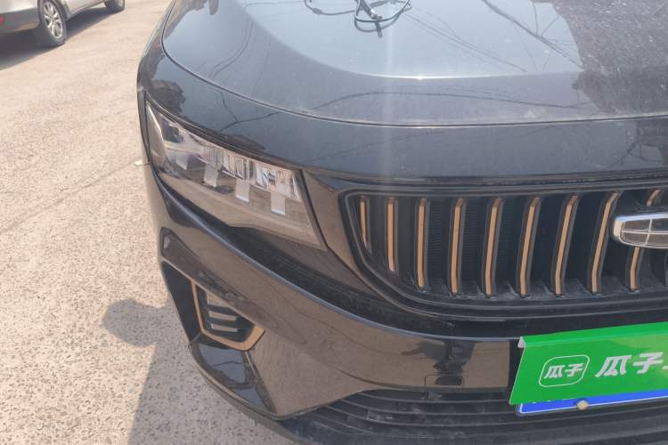 Used Geely Auto Haoyue 2022 1.8TD DCT Black Gold Limited Edition 7-Seater Right Front Headlight