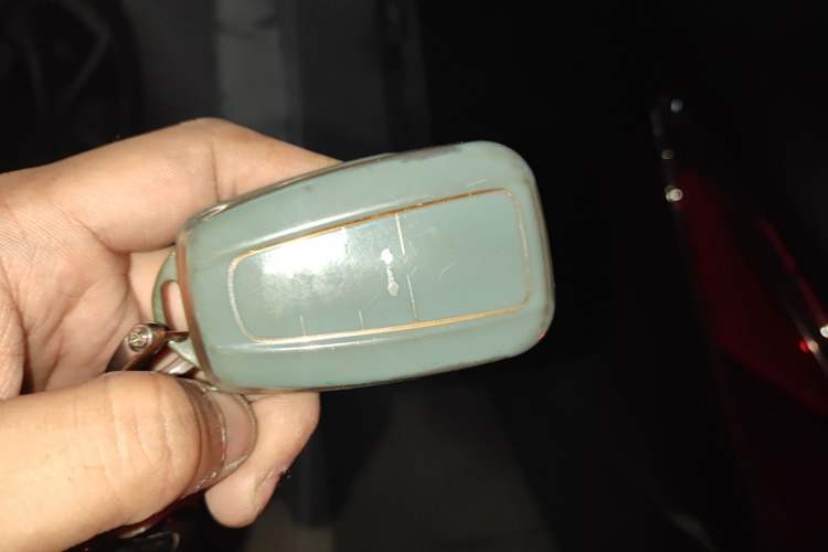 Used Toyota Avalon 2019 2.0L Luxury Edition China VI Standard Vehicle Key