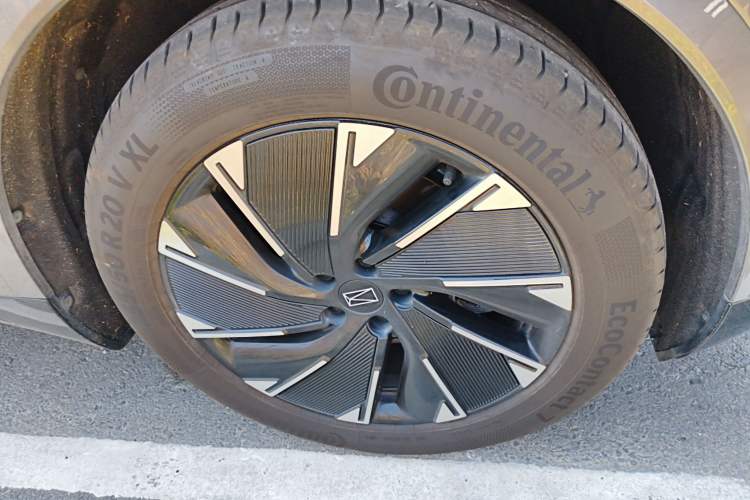 Used Avatr 07 2024 Pro Extended-Range Edition Right Front Wheel Hub