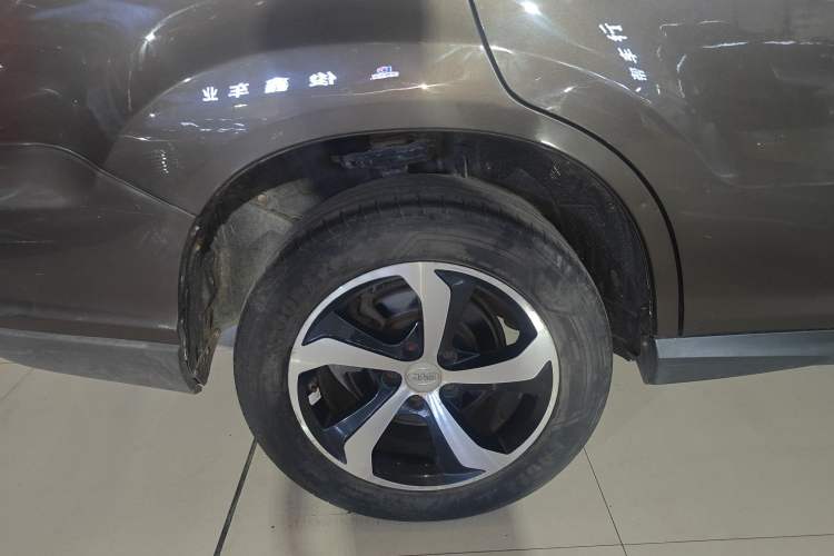 Used BYD S7 2017 2.0T Automatic Luxury Model Right Rear Wheel Hub