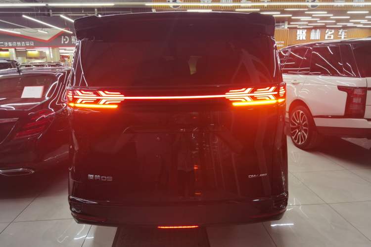 Used Denza D9 2022 DM-i 970 Four-Wheel Drive Flagship Model