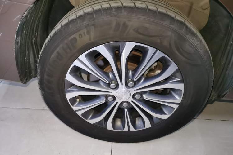 Used Buick GL8 2021 Land Cruiser Executive Class 652T Luxury Model
