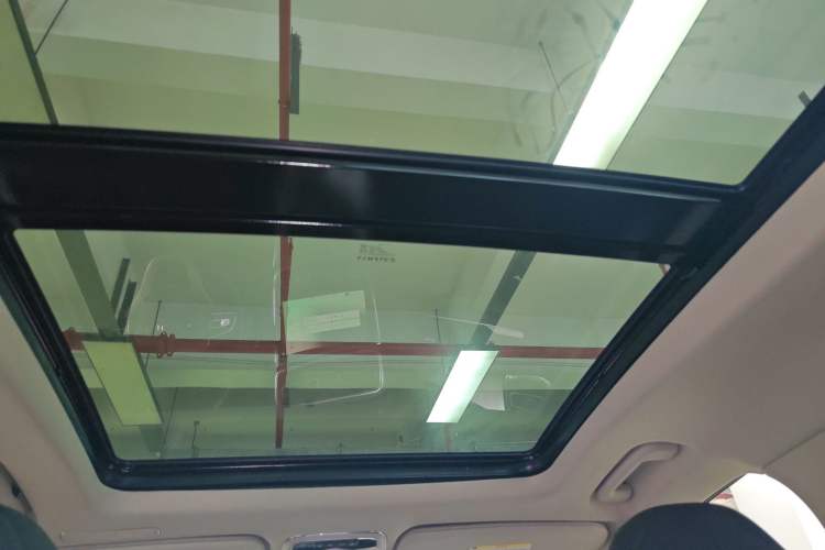 Used Lynk & Co 01 2017 2.0T Two-Wheel Drive Pro Edition Headliner