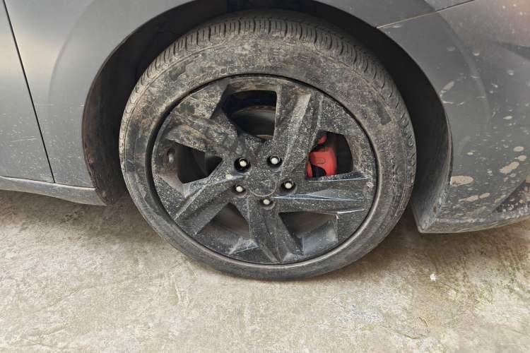 Used Hyundai Elantra 2022 1.5L CVT 20th Anniversary Edition Right Front Wheel Hub