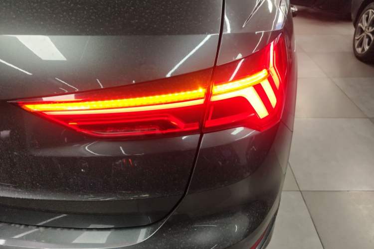 Used Audi Q3 2019 35 TFSI Advanced Dynamic Edition
