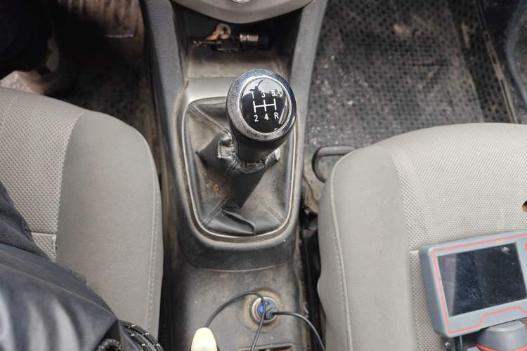 Used Chevrolet Aveo Sonic 2011 Sedan 1.4L Manual Transmission SE
