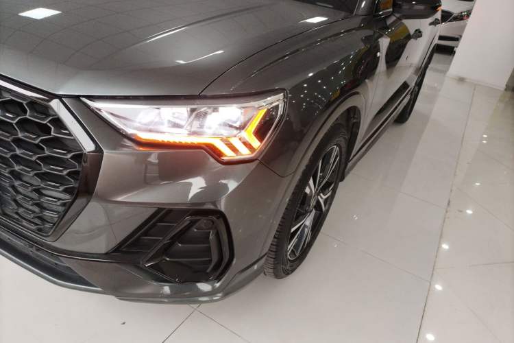 Used Audi Q3 2022 40 TFSI Fashion Dynamic Model
