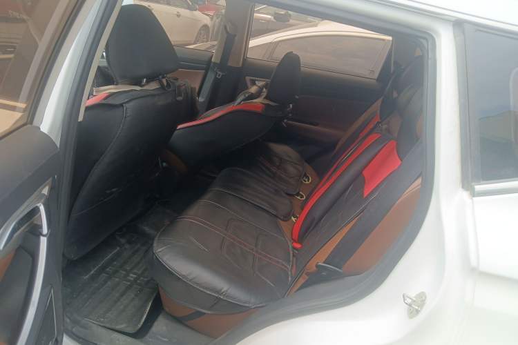 Used Geely Auto Emgrand X7 Sport 2018 1.8TD Automatic Two-Wheel Drive ZhiZun Model with 4G Connectivity
