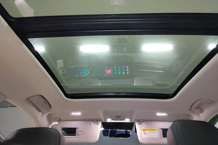 Used Hongqi HS5 2025 2.0T Two-Wheel Drive Flagship Pro Edition