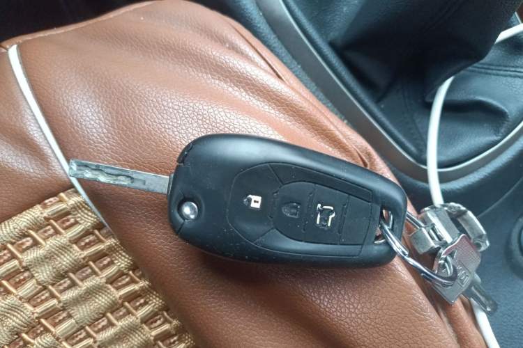 Used Chevrolet Aveo Sonic 2014 Sedan 1.4SL MT Comfort Edition
