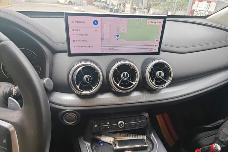 Used Wey VV5 2021 1.5T Two-Wheel Drive Color Pioneer
